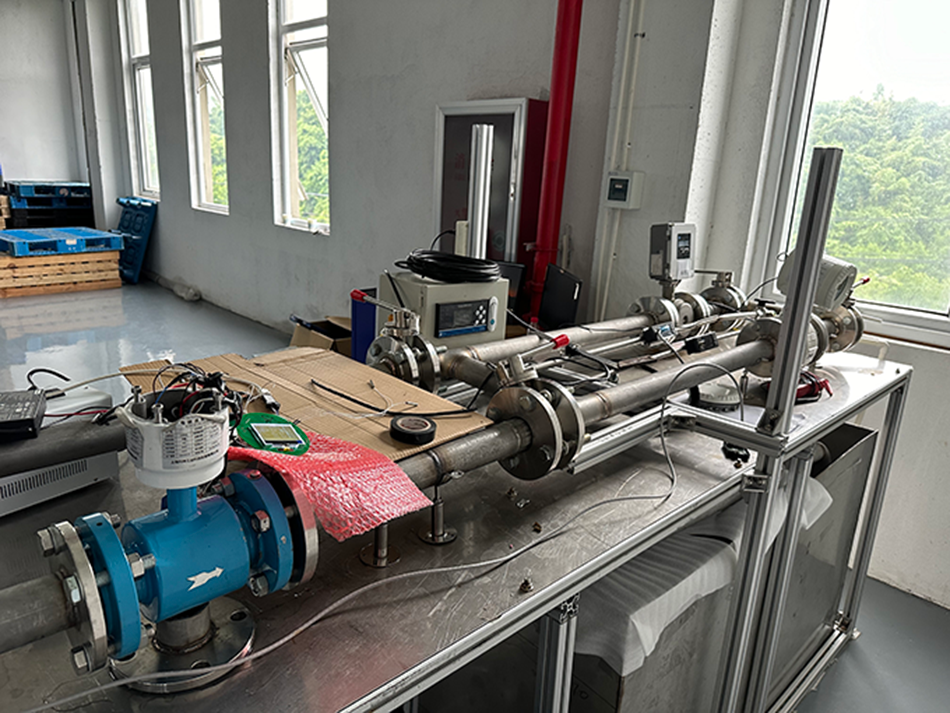 产品：电磁流量计现场调试成功