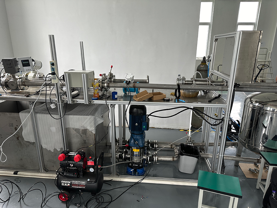 产品：电磁流量计现场调试成功